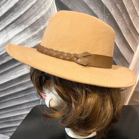 Guess Felt Hat Women’s Camel Tan Wide Brim Fedora Panama Braided Band - Picture 8 of 15